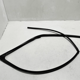 2016-2022 Honda Pilot EX-L Door Window Glass Run Channel Seal Front Right OEM