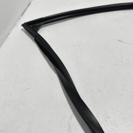 2016-2022 Honda Pilot EX-L Door Window Glass Run Channel Seal Front Right OEM