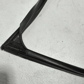 2016-2022 Honda Pilot EX-L Door Window Glass Run Channel Seal Front Right OEM