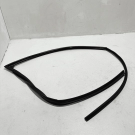 2016-2022 Honda Pilot EX-L Door Window Glass Run Channel Seal Front Right OEM