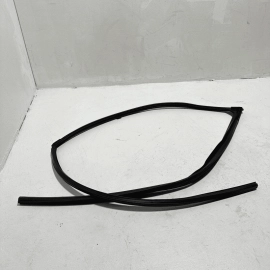 2016-2022 Honda Pilot EX-L Door Window Glass Run Channel Seal Front Right OEM
