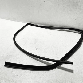 2016-2021 HONDA PILOT REAR RIGHT DOOR GLASS RUN CHANNEL WEATHERSTRIP SEAL OEM