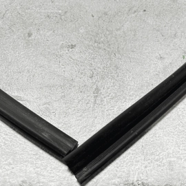 2016-2021 HONDA PILOT REAR RIGHT DOOR GLASS RUN CHANNEL WEATHERSTRIP SEAL OEM
