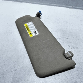 2017-2022 Honda Pilot Front Passenger Side Sunvisor Sun Visor W/ Light OEM Beige