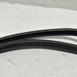 2016-2022 HONDA PILOT EX-L DOOR ON BODY WHEATHERSTRIP SEAL FRONT RIGHT OEM