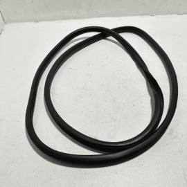 2016-2022 HONDA PILOT EX-L DOOR ON BODY WHEATHERSTRIP SEAL FRONT RIGHT OEM