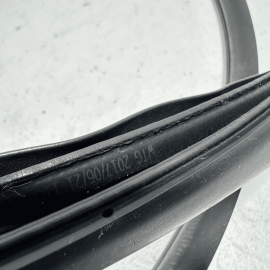 2016-2022 HONDA PILOT EX-L DOOR ON BODY WHEATHERSTRIP SEAL FRONT RIGHT OEM