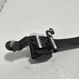 Honda Pilot Rear Side 2nd Row Center Seatbelt Seat Belt Retractor OEM 2016-2022