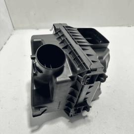 TOYOTA CAMRY XLE XSE ENGINE AIR CLEANER INTAKE FILTER HOUSING BOX 2018-2024 OEM