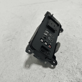 2016 - 2018 HONDA PILOT REAR CENTER CONSOLE AUX HDMI USB PORT HUB VIDEO OEM