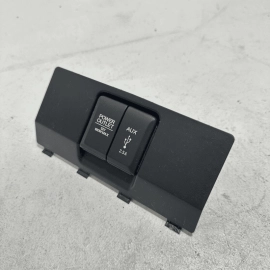 Honda Pilot 2016-2019 USB Trim Console Auxiliary Connector And Power Outlet OEM