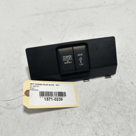 Honda Pilot 2016-2019 USB Trim Console Auxiliary Connector And Power Outlet OEM
