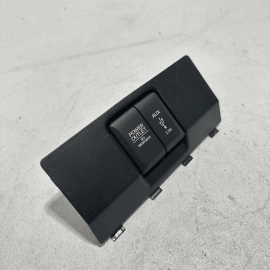 Honda Pilot 2016-2019 USB Trim Console Auxiliary Connector And Power Outlet OEM