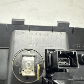Honda Pilot 2016-2019 USB Trim Console Auxiliary Connector And Power Outlet OEM