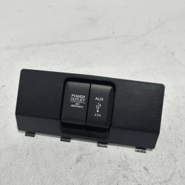 Honda Pilot 2016-2019 USB Trim Console Auxiliary Connector And Power Outlet OEM