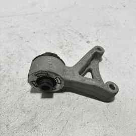 2020-2024 TOYOTA CAMRY XSE REAR DIFFERENTIAL RIGHT MOUNT SUPPORT BRACKET OEM