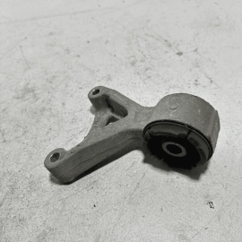 2020-2024 TOYOTA CAMRY XSE REAR DIFFERENTIAL RIGHT MOUNT SUPPORT BRACKET OEM