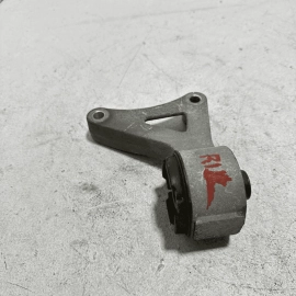 2020-2024 TOYOTA CAMRY XSE REAR DIFFERENTIAL LEFT MOUNT SUPPORT BRACKET OEM