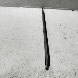 2018-24 TOYOTA CAMRY XSE REAR RIGHT PASSENGER SIDE DOOR WINDOW BELT MOLDING OEM 2018-24 TOYOTA CAMRY XSE REAR RIGHT PASSENGER SIDE DOOR WINDOW BELT MOLDING OEM