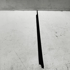 2018-24 TOYOTA CAMRY XSE REAR RIGHT PASSENGER SIDE DOOR WINDOW BELT MOLDING OEM 2018-24 TOYOTA CAMRY XSE REAR RIGHT PASSENGER SIDE DOOR WINDOW BELT MOLDING OEM