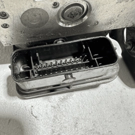 Honda Pilot 2016 - 2018 ABS Anti Lock Brake Pump Module Modulator Assembly OEM