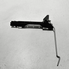 HONDA PILOT REAR PASSENGER SIDE EXTERIOR DOOR HANDLE BASE BRACKET OEM 2016-2022