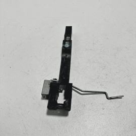 HONDA PILOT FRONT PASSENGER SIDE EXTERIOR DOOR HANDLE BASE BRACKET OEM 2016-22