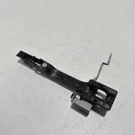 HONDA PILOT FRONT PASSENGER SIDE EXTERIOR DOOR HANDLE BASE BRACKET OEM 2016-22