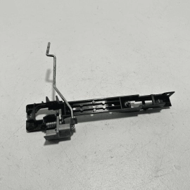 HONDA PILOT FRONT PASSENGER SIDE EXTERIOR DOOR HANDLE BASE BRACKET OEM 2016-22