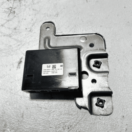 HONDA PILOT EX-L MEDIA HUB CONTROL MODULE UNIT 2016-2018 OEM