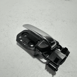 HONDA PILOT 16-22 FRONT OR REAR LEFT DRIVER SIDE INTERIOR DOOR HANDLE INNER OEM HONDA PILOT 16-22 FRONT OR REAR LEFT DRIVER SIDE INTERIOR DOOR HANDLE INNER OEM