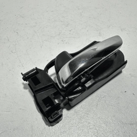HONDA PILOT 16-22 FRONT OR REAR LEFT DRIVER SIDE INTERIOR DOOR HANDLE INNER OEM HONDA PILOT 16-22 FRONT OR REAR LEFT DRIVER SIDE INTERIOR DOOR HANDLE INNER OEM