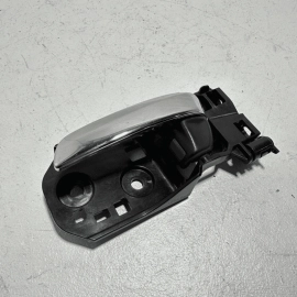 HONDA PILOT 16-22 FRONT OR REAR LEFT DRIVER SIDE INTERIOR DOOR HANDLE INNER OEM HONDA PILOT 16-22 FRONT OR REAR LEFT DRIVER SIDE INTERIOR DOOR HANDLE INNER OEM