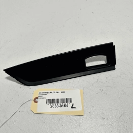 HONDA PILOT REAR DRIVER SIDE LICENSE LIGHT LAMP MOLDING COVER TRIM 2016-2022 OEM HONDA PILOT REAR DRIVER SIDE LICENSE LIGHT LAMP MOLDING COVER TRIM 2016-2022 OEM