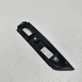 HONDA PILOT REAR DRIVER SIDE LICENSE LIGHT LAMP MOLDING COVER TRIM 2016-2022 OEM HONDA PILOT REAR DRIVER SIDE LICENSE LIGHT LAMP MOLDING COVER TRIM 2016-2022 OEM