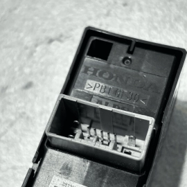 HONDA PILOT REAR LEFT OR RIGHT DOOR WINDOW CONTROL SWITCH 2016 - 2022 OEM