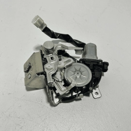 2016 - 2018 HONDA PILOT LIFTGATE TAILGATE LOCK & MOTOR ASSEMBLY OEM