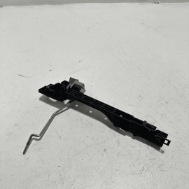 2016-2022 HONDA PILOT EX-L FRONT LEFT SIDE EXTERIOR DOOR HANDLE BASE BRACKET OEM