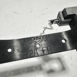 2016-2022 HONDA PILOT EX-L FRONT LEFT SIDE EXTERIOR DOOR HANDLE BASE BRACKET OEM