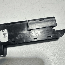 2016-2022 HONDA PILOT EX-L CENTER DASH POCKET HAZARD WARNING SWITCH OEM 2016-2022 HONDA PILOT EX-L CENTER DASH POCKET HAZARD WARNING SWITCH OEM