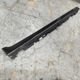 2011-2016 BMW 528i F10 RIGHT PASSENGER SIDE SKIRT ROCKER MOLDING PANEL A90 OEM