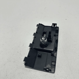 2016-2019 HONDA PILOT EX-L USB TRIM CONSOLE AUXILIARY CONNECTOR POWER OUTLET OEM