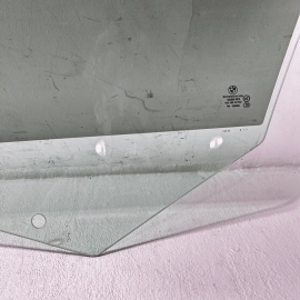 2011-2016 BMW 550xi FRONT RIGHT SIDE DOOR WINDOW GLASS OEM