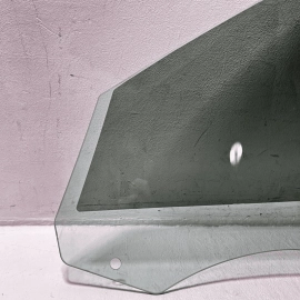 2011-2016 BMW 550xi FRONT RIGHT SIDE DOOR WINDOW GLASS OEM