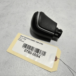 2018 - 2019 TOYOTA CAMRY AUTOMATIC TRANSMISSION GEAR SHIFTER LEVER KNOB OEM