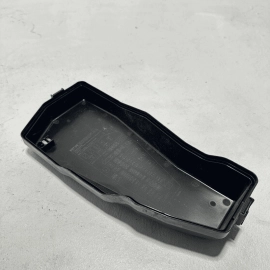 TOYOTA CAMRY 2018-2019 2.5L FUSE RELAY BLOCK BOX COVER UPPER LID OEM