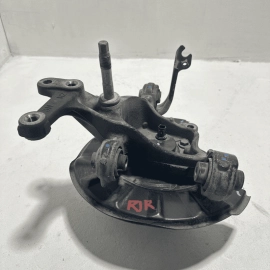 TOYOTA CAMRY FWD REAR PASSENGER SIDE SPINDLE KNUCKLE HUB / KNUCKLE 2018-2024 OEM