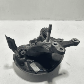 TOYOTA CAMRY FWD REAR PASSENGER SIDE SPINDLE KNUCKLE HUB / KNUCKLE 2018-2024 OEM