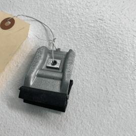 2007-2012 Mercedes X164 GL450 Front Left Driver Door Panel Bracket Holder O