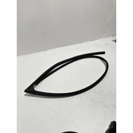 SUBARU IMPREZA 2024 FRONT PASSENGER SIDE DOOR WINDOW GLASS RUN CHANNEL SEAL OEM